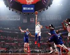 爱游戏-包含Doinb巅峰对决，东契奇与90激战老鹰分钟，高光表现胜负难料！的词条