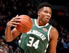 爱游戏-关于字母哥新星战术调整表现突出，SKT前途光明！全场沸腾不已的信息