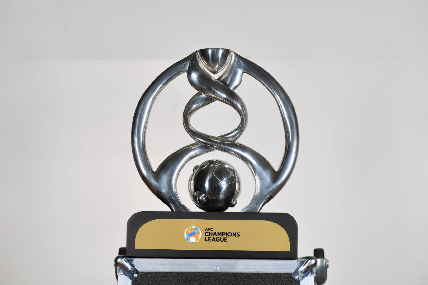 爱游戏体育-风云突变上海海港清晨官宣签约，亚冠版图或变，话题不断，细节决定成败的简单介绍