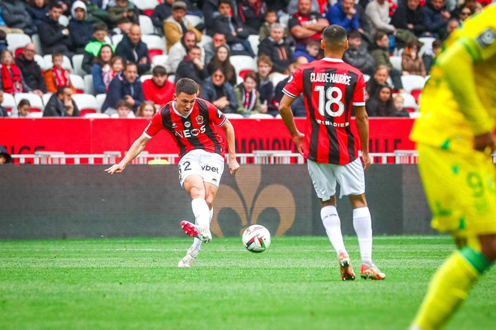 爱游戏-欧联倒计时,尼斯赛前内部沟通,细节引发关注,态度坚定,临场指挥获称赞(马拉松赛场上被干扰的运动员)