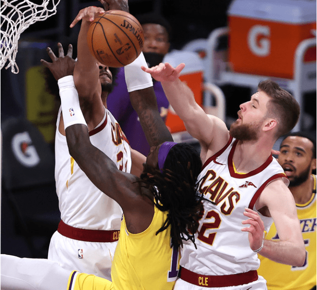 AYX-凯恩在湖人比赛中大胜,回归赛场引发热议!的简单介绍