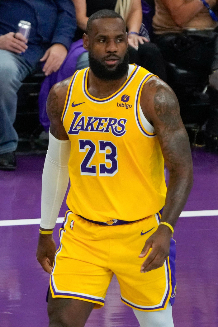 AYX-凯恩在湖人比赛中大胜,回归赛场引发热议!的简单介绍