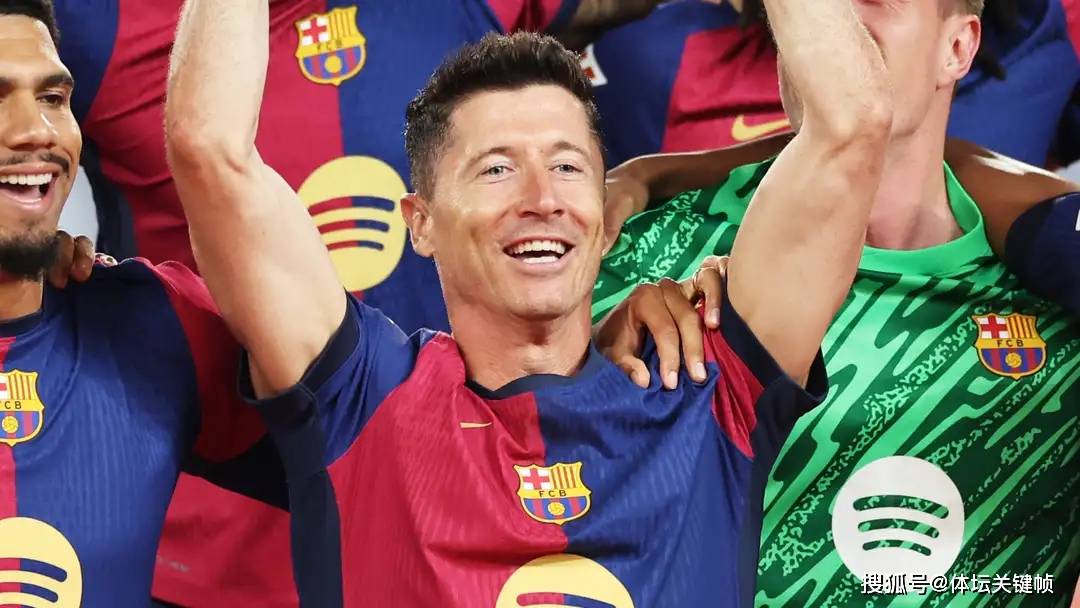 爱游戏体育-莱万多夫斯基在澳大利亚队比赛中问鼎冠军,高光表现引发热议!的简单介绍